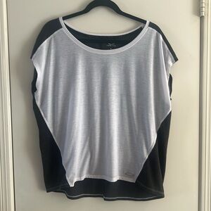 Oakley Women’s Short Sleeved T-Shirt.